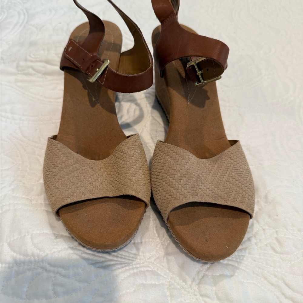 Clarks Brown and Tan Sandals